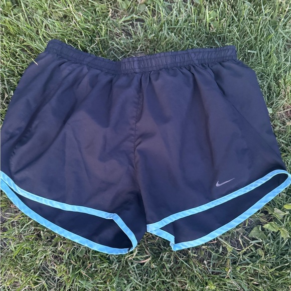 Nike Black and Blue Athletic Shorts Lightweight Design - Picture 1 of 2